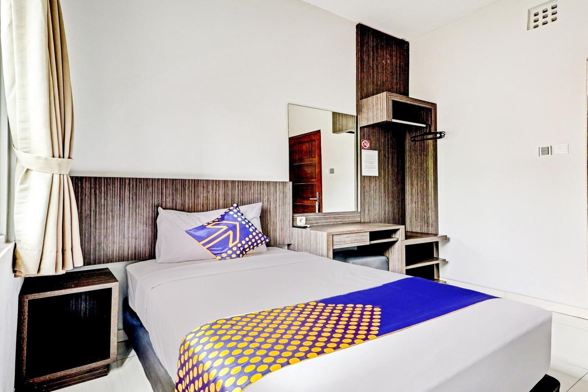 Hotel O Cihampelas Near Ciwalk Formerly D'River Guest House Bandung Exterior foto
