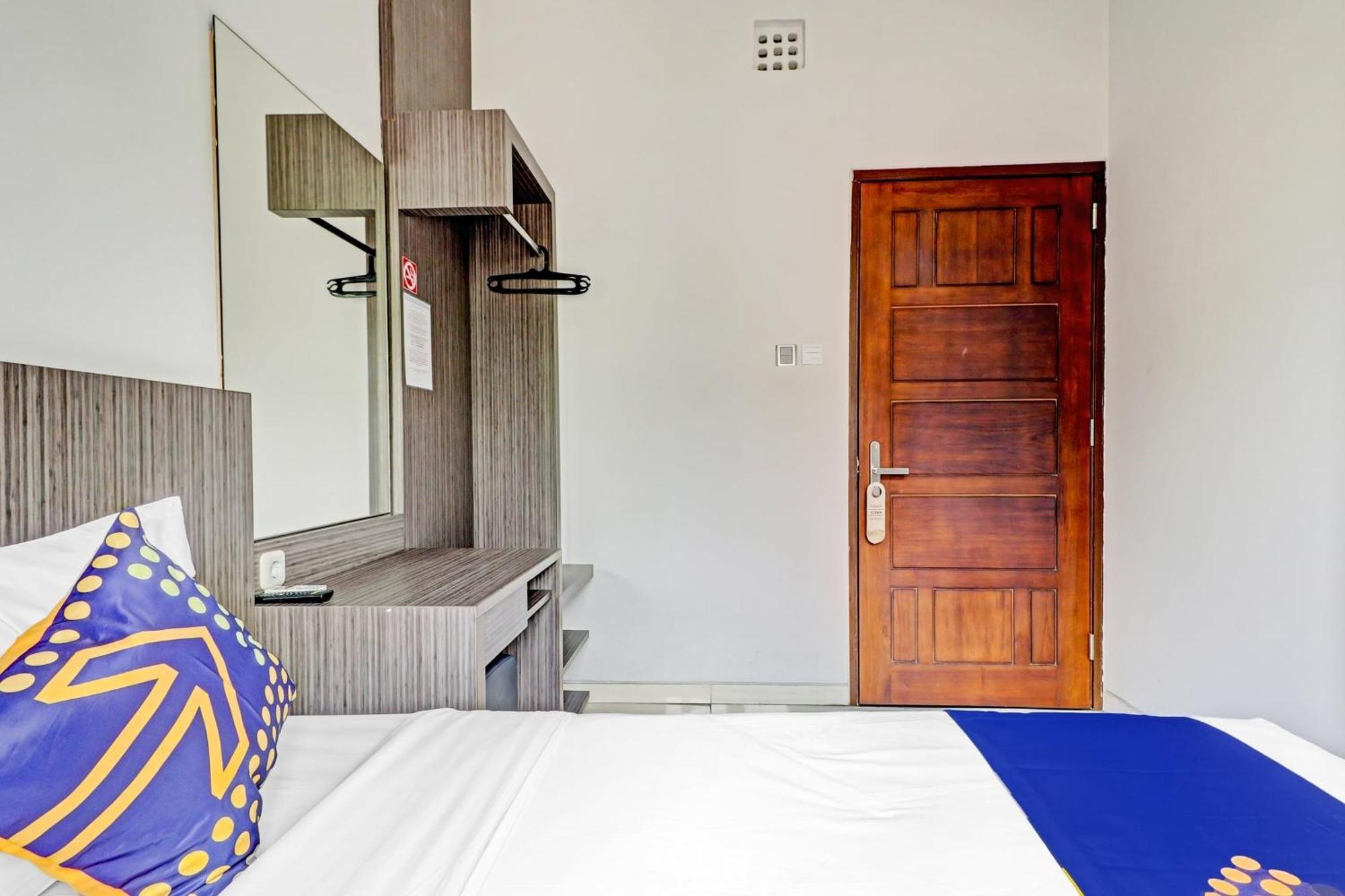 Hotel O Cihampelas Near Ciwalk Formerly D'River Guest House Bandung Exterior foto